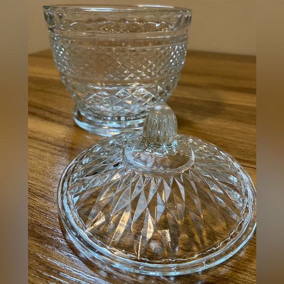 Vintage glass candy dish - Picture 2 of 4